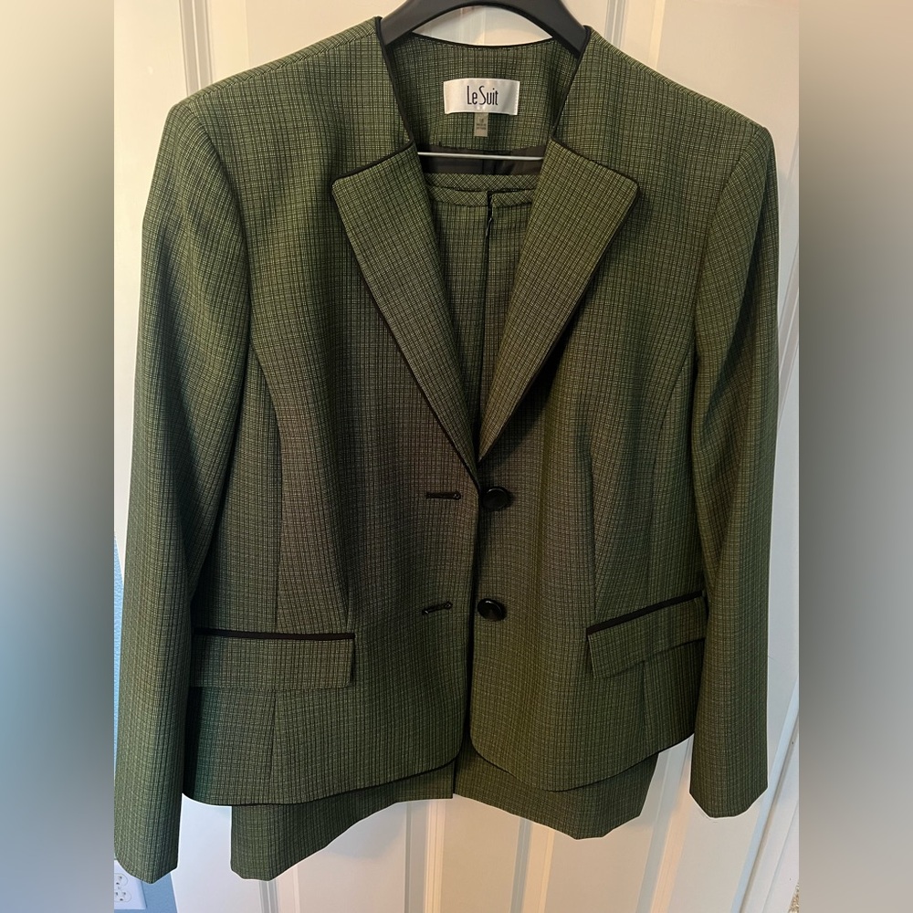 Le Suit Green Plaid Skirt Suit